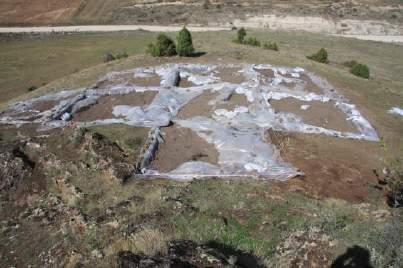 59 2.8-KORUMA ÇALIŞMALARI 18.09.2014 tarihli çalışmada, Son Alana ait Mimari Çizim detaylarının ardından 2014 sezon çalışmalarının sonlandırılmasına karar verilmiştir.