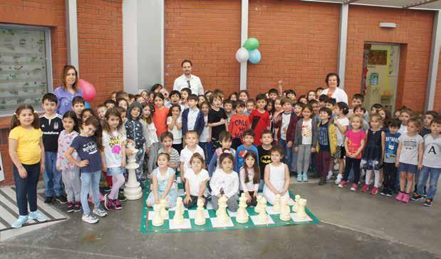 Satranç Şenliği 29 Mayıs 2017 Pazartesi günü Çakabey okul kampüsümüzde satranç şenliğimizi düzenledik.