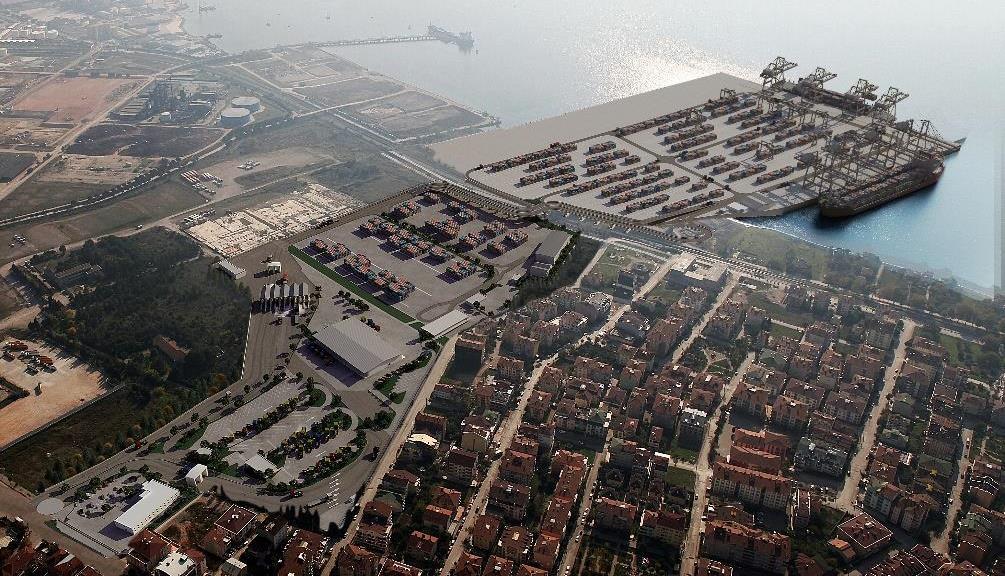 DP World Yarımca Konteyner Terminali (Kocaeli, Türkiye) Toplam Alan: 460.000 m 2 Proje Başlangıç / Bitiş: 2015 / 2016 Ana Yüklenici: STFA İnşaat A.Ş.
