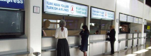 Picture 5.1: Customer is buying her flight ticket. Travel agent : Yes madam, How can I help you? Sandra : Ah! Yes. I would like to fly to İstanbul tonight. Travel agent : OK.