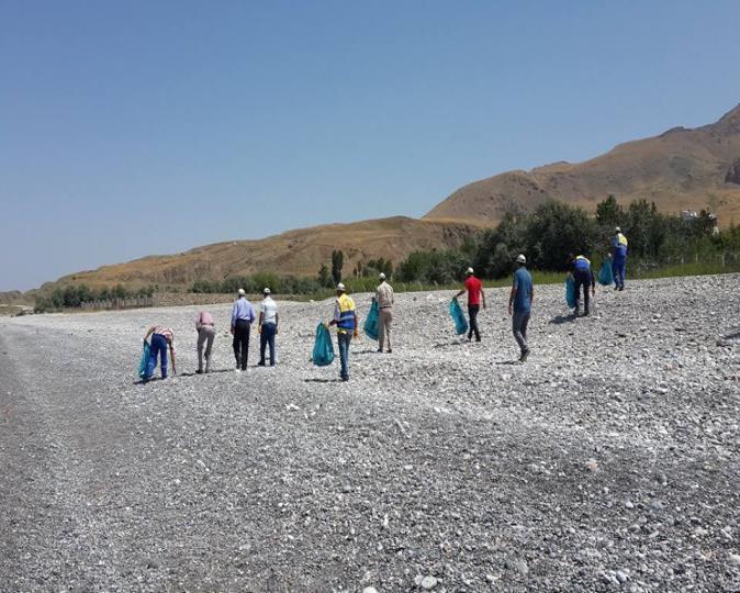 Tuşba Belediyesi ne bağlı ekipler tarafından düzenlenen program dahilinde rutin temizlik çalışmaları gerçekleştirildi.