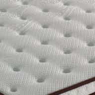Özel Tencel Kumaş Yatağımızda kullanılan TENCEL kumaş ile, yatağınız nemi kontrollü ve eşit biçimde emer ve hızlıca iletir. Bu özellik uykunun, kuru bir ortamda ve daha rahat gerçekleşmesini sağlar.
