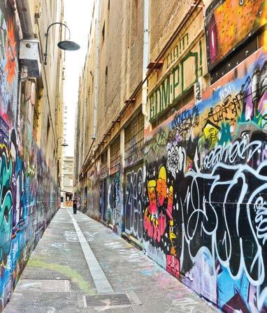 Melbourne da sokak sanatı sahnesi çok zengin, hatta bu konuda özel turlar bile düzenleniyor.