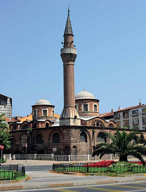 MERYEM ANA (THEOTOKOS) KONSTANTİNOS LİPS MANASTIRI KİLİSESİ (FENARÎ İSA CAMİİ) ESRA GÜZEL ERDOĞAN* Günümüzdeki adıyla Fenarî İsa Camii, şehrin en yoğun merkezlerinden birinde hemen yanı başındaki