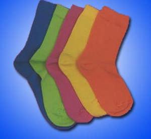 Tek Silindirli Çorap Örme Makinelerinde Oluşan Örgüler Süprem (düz örgü), havlu örgü, lakost örgü, yalancı rib (yalancı lastik), motif desenler tek silindirli çorap örme