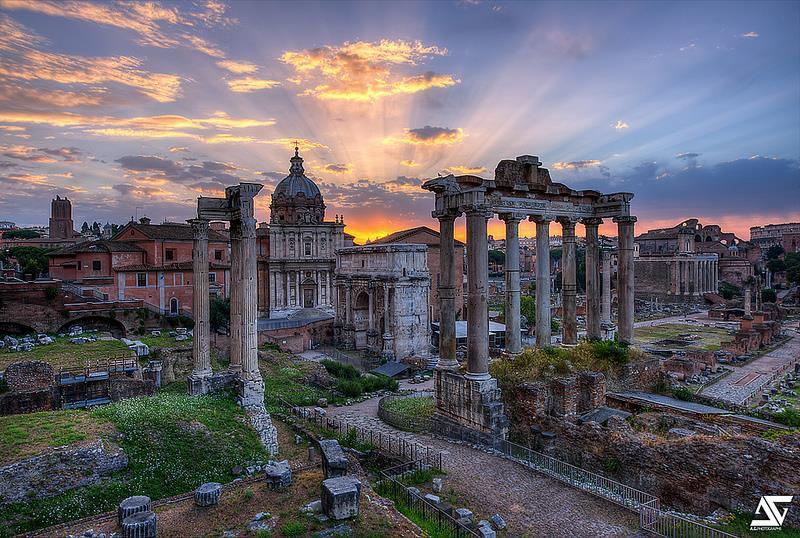 Romalılar siyasi, sosyal ve ticari hayatlarında disiplinli olduklarından kısa zamanda gelişme yaşadılar.