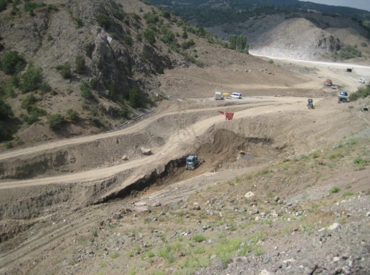 Barajın inşaatı 2010 yılı inşaat sezonunda başlayıp bitirilmiştir. Baraj; 2010 yılı yatırım programına alınarak 21 Haziran 2010 tarihinde gövde kazılarına başlanmıştır.