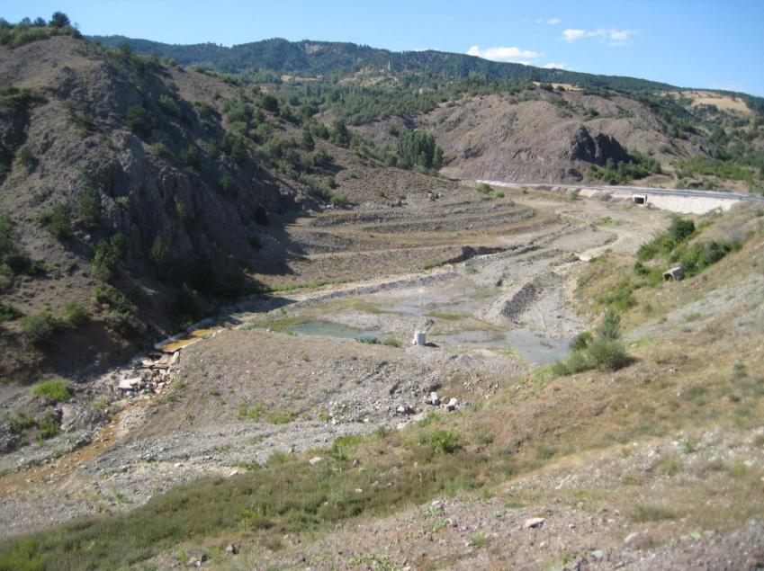 İskilip yeraltı barajının inşaatı 28 Ekim 2010 tarihinde tamamlanmıştır. Barajdan elde edilen su yaklaşık 750 m mansapta inşa edilecek depo yerine kadar DSİ tarafından kapalı boru ile ulaştırılmıştır.