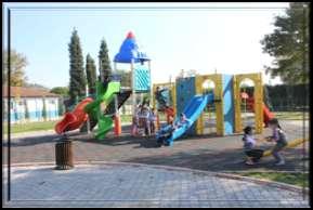 Parkı: Mevcut park alanı temizlendi. Park duvarları yapıldı.