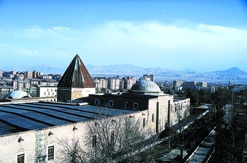 Camiinin en ilginç taraflarından birisi de minberidir.