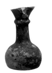 Ortaçağ Suriye ve Mısır şişelerinde gövdeye doğru daralan ve bilezikli boyna sahip şişeler ya küresel gövdeli ya da dibe doğru daralan gövdeli olarak görülmektedir 463.