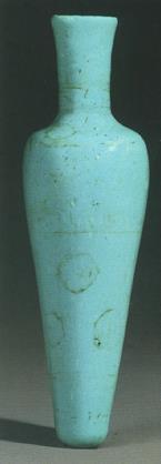 176 Katalogdaki tek prizmal gövdeli şişe (Kat.No.11) Mardin Müzesi ne Mor Yakup kazısından gelmiştir.