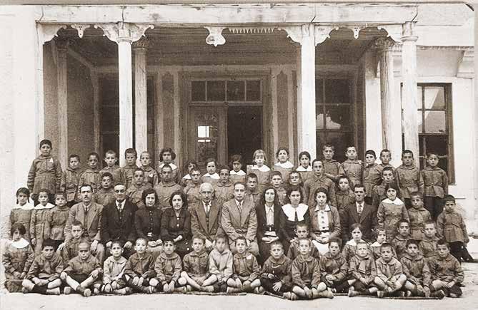 Konya Dar'ül Eytam Mektebi (1891-1981) daiyesi: okulda 25öğrenci eğitim 26. Ermeni Zükür İnas İbtidaiye Rüşdiye İdadiye (özel): 1280 / 1864 yılında açılan okul özeldir.