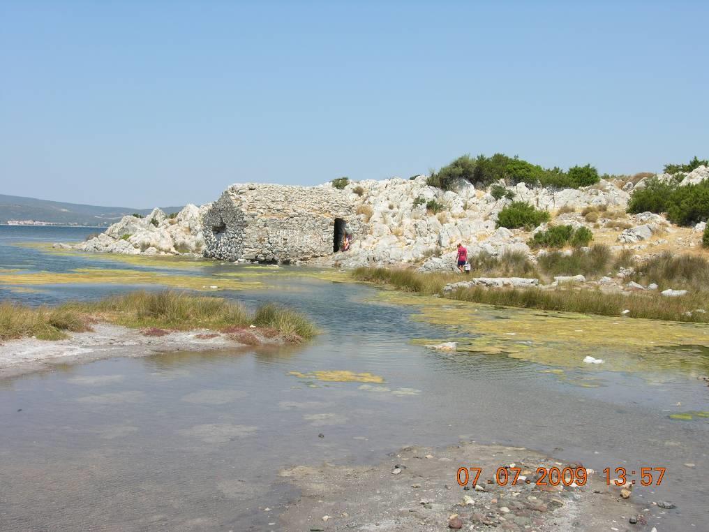 hot spring can be seen