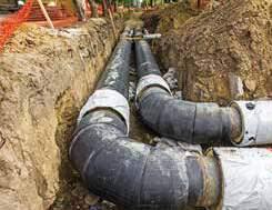 Atık su kanalizasyon sistemlerinde, temiz su tesislerinin dış yüzeylerinde, yeraltı kanal, temel, boru hattı gibi tesislerin korunmasında kullanılır.