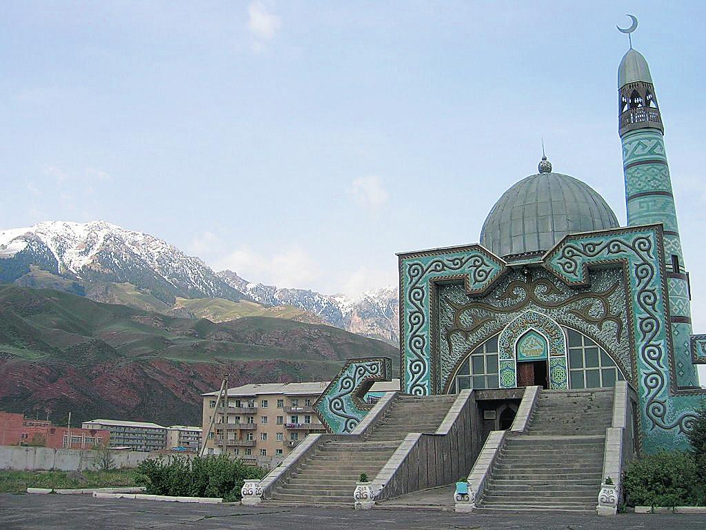 Kırgızistan, Rusya Federasyonu, Kazakistan, Belarus ve feksiyon ürünlerinden oluşuyor. Tacikistan ı da içine alan Avrasya Ekonomik Topluluğu nun da bir üyesidir.