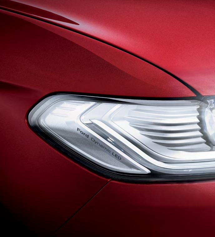 Ford Dinamik LED ön farlar yol ve ortam koşullarına en uygun aydınlatmayı sağlıyor.