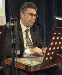 Halen görev yaptığı Cumhurbaşkanlığı Klasik Türk Müziği Korosu nda uzun yıllar sanat kurulu üyeliği de yapan Münip Utandı, korodaki görevinin yanı sıra Haliç Üniversitesi Konservatuarı nda ve
