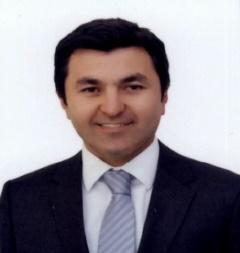 Yahya BAYRAKTAR YK Üyesi-Bağımsız 1955 yılında Erzincan / Kemaliye'de doğdu. 1974 yılında İ.H.O. dan, 1981 yılında da ODTÜ, İ.B.F İşletme Bölümü'nden mezun oldu.