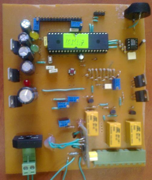 Şekil 4.9 : Kurulan devrenin baskı devre kartı Sistemimizde mosfetin lineer bölgesi 3V-6V arasında mevcut DAC devresi 0-256 arasındaki adımları merdiven şeklinde mosfete uygulamaktadır.