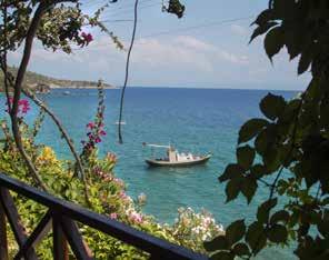 Sessizdir, Bodrum un bâkir yerlerindendir çünkü. Portakal ve mandalina bahçeleri sizi karşılar. Denizi çivi gibi soğuk olmasına rağmen çok güzel. Kafa dinlemek istiyorsanız mutlaka uğramalısınız.