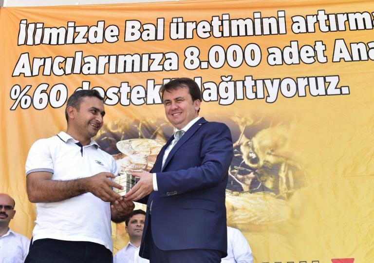 NURHAK İlçemizde, bal üretimini