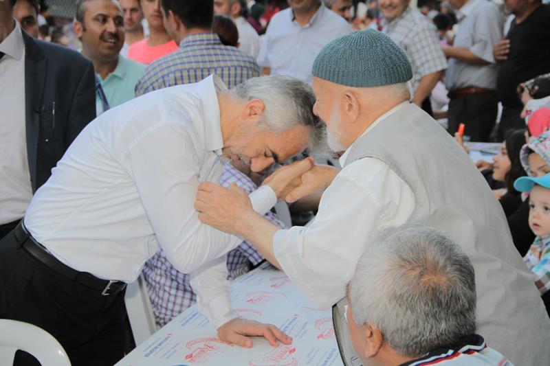 EŞDEĞER İNANÇLAR Tolman a göre öğrenmede fizyolojik dürtülerden çok sosyal dürtülerin doyurulması önemlidir.