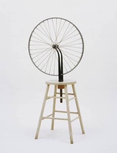 Resim 9. Bisiklet Tekerleği, Metal Tekerlek, Boyalı Tahta Tabure, Duchamp, 1951 (http://blog.peramuzesi.org.