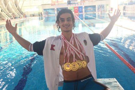 YÜZME YARIŞMALARINDA KAYSERİ ŞAMPİYONLUĞU 2016-2017 Öğretim yılı Okullar Arası Gençler Yüzme Yarışmaları 11-12 Ocak 2017 tarihlerinde Atatürk Olimpik yüzme havuzunda yapıldı.