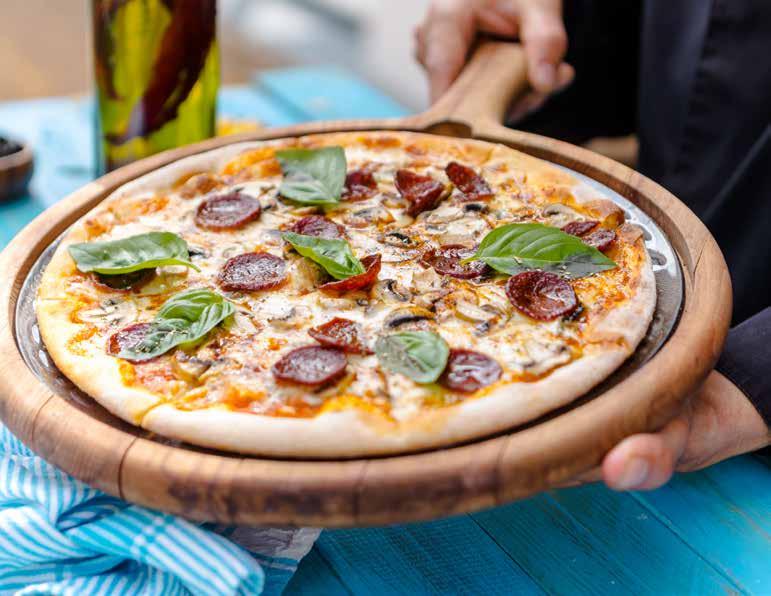 Sucuklu-Mantarlı Acılı Pizza PIZZALAR İtalyan kökenli çıtır çıtır tarifler. MARGHERITA PİZZA 23 Domates sos ve mozzarella peyniri ile.
