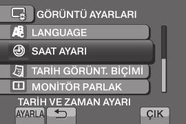 Kullanımdan Önce Gerekli Ayarlar Pil Bloğunu Şarj Etme Pil bloğunu çıkarmak için 1 Video kaydediciyi kapatmak için LCD monitörü kapatın. 2 Pil bloğunu takın ve sonra da AC adaptörünü bağlayın.