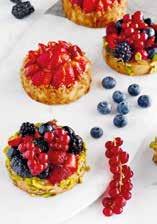 Raffles Patisserie, mevsim meyveleri ile yapılan taze dondurma ve tartlardan oluşan yaz lezzetleriyle tatlı bir mola isteyenlerin durak noktası