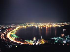 INFORMATION ABOUT IZMIR Asansör Efes Antik Şehir "The Aegean: Unique home of scenic beauty, mythology and history" In the words of Heredotus, the Aegean coasts "have the most beautiful sky and the