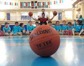 gerçekleşen spor kurslarında basketbol, voleybol, futbol, masa tenisi, cimnastik, taekwon-do, karateden oluşan 7 farklı branşta 43 eğitmenle 4.