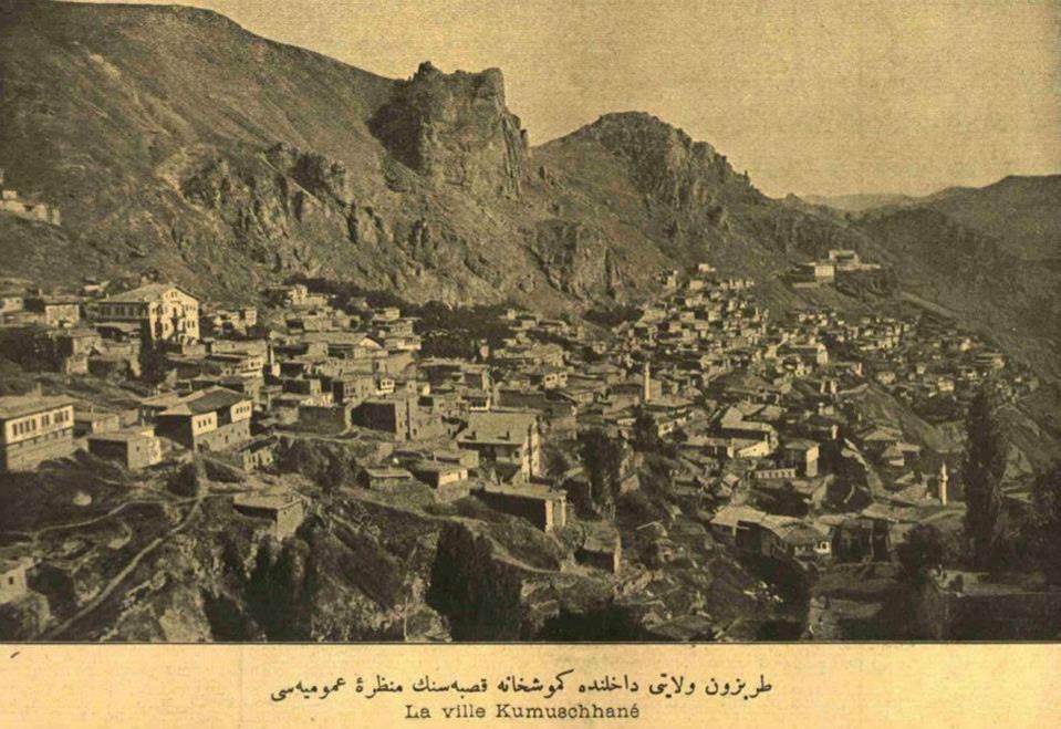 Trabzon vilayeti dahlinde Gümüşhane kasabasının manzara-i umumiyesi 1904 tarihli bu gazetede ulaştığım Gümüşhane fotoğrafı ile panayır alanı arasında bir ilişki olduğunu yakalamıştım.