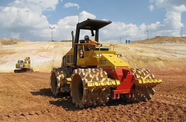 Sıkıştırma için kullanılan makinalar -Machines used for compaction- Keçi ayaklı silindirler -Sheepsfoot rollers- Düzgün yüzeyli çelik