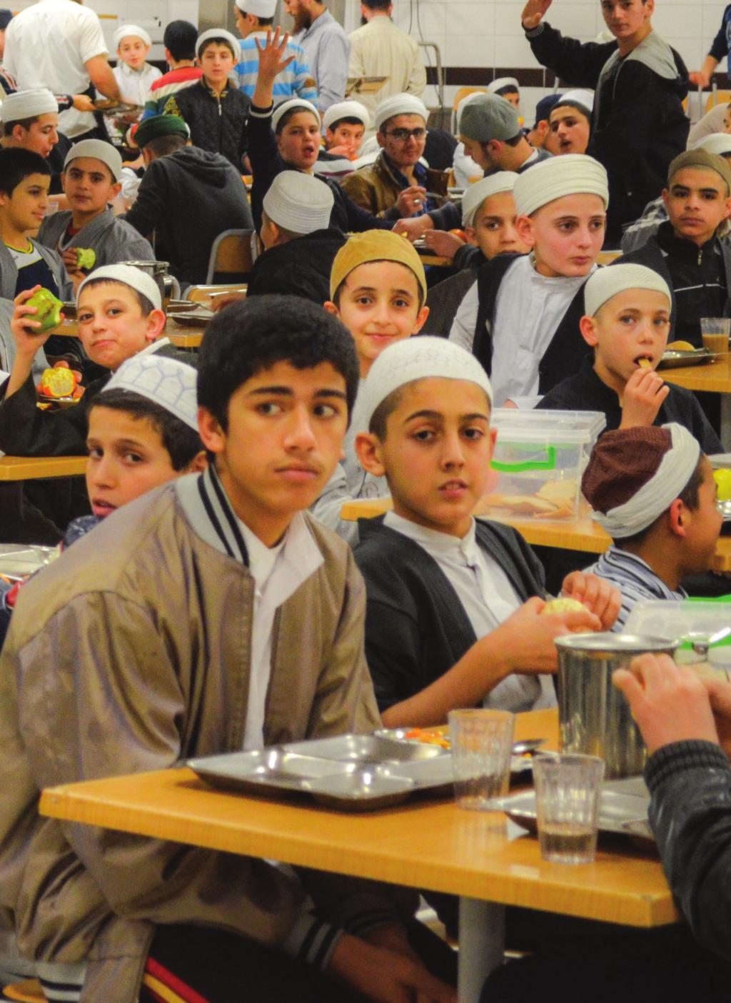 ister misiniz? Bir Medresemizin toplu iftar bedeli 1.