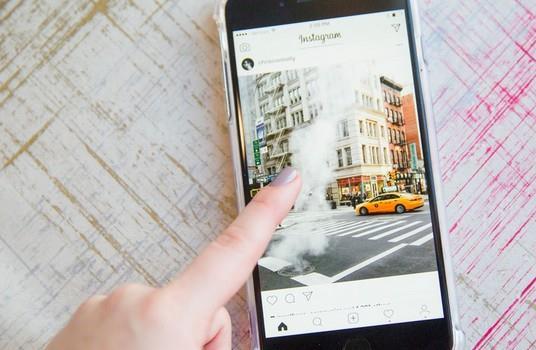 Instagram, 1 milyar kullanıcıya ulaşmaya çok yakın Instagram, Facebook un dahil olduğu 1 milyar kullanıcılı sosyal platformlar kategorisine girmeye hazırlanıyor.