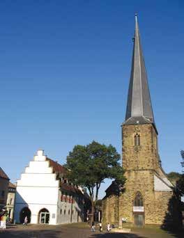 Ev. Stadtkirche St. Georg in Lünen 1336 yılında Kont Adolf IV von der Mark talimatı ile şehir Lippe nin kuzey kıyısından güney kıyısına kadar kontun hükümdarlık alanına verilmiştir.