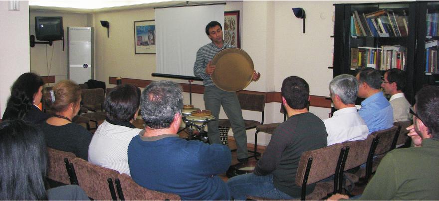 Özcan Kalenderli nin sunduğu Yıldırımdan Korunma semineri 22 Aralık 2010 tarihinde gerçekleştirildi. 56 üyemizin katıldığı seminerde Prof. Dr.