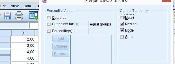 *Statistics menüsü tıklanarak, statistics alanmdaki median ve mod işaretlenerek continue tıklanır.