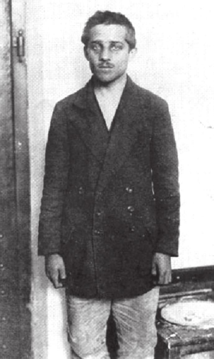 219 Kaynak: Gavrilo Princip'in Resmi Gavrilo Princip 19 yaşında bir lise öğrencisi. Gavrilo, 1914-1918 yılları arasında: 1. 8.556.315 insanın ölmesine, 21.219.452 insanın yaralanmasına, 7.750.