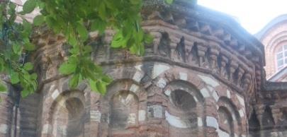 Pammakaristos Manastır Kilisesi/Fethiye Camii kubbesinde kirpi saçak Şekil 14.