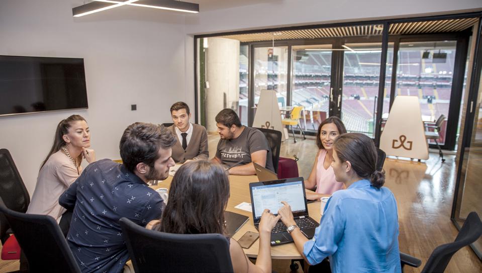 Toplantı odaları GS Workinton da yer alan 2 toplantı odasını randevu alarak yılın her günü kullanabilirsiniz.