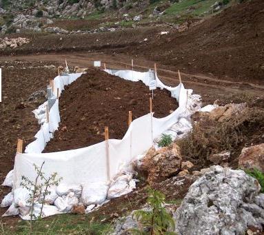 Açılan drenaj kanalları doğal drenajlara ve yüzey suyu