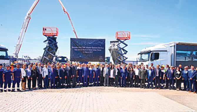 23 Mercedes in yeni Ar-ge merkezi Aksaray oldu Mercedes-Benz Türk, yeni Ar-Ge merkezinin temellerini Aksaray da attı. 40 bin metrekarelik alanda inşa edilen yeni merkez 8.