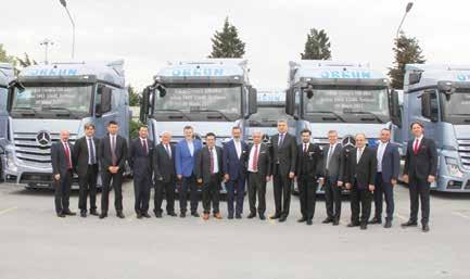 63 Euro 6 ların en büyük teslimatı gerçekleşti Mercedes-Benz Türk, 100 adet Mercedes-Benz Actros 1845 LSnRL aracı Orkun Group a teslim etti.