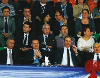 bırakarak final oynamaya hak kazanan mavi beyazlılar mücadeleden sonra müthiş bir sevinç yaşadı. Halkbank, Türk voleybol tarihinde erkeklerde CEV Kupası nı kazanan ilk takım unvanını elde etti.