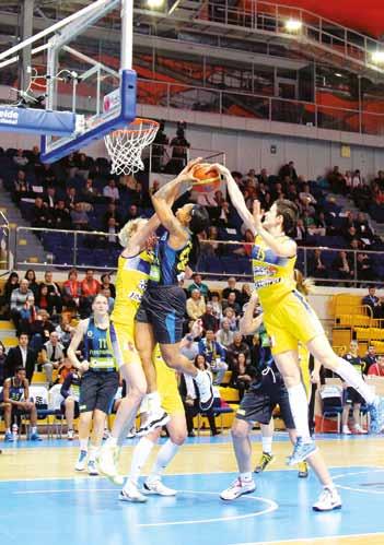 etkili olsa da final periyoduna ev sahibi takım 66-44 önde girdi.