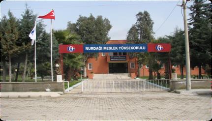 Gaziantep Üniversitesi Nizip Yerleşkesi Gaziantep Üniversitesi Nizip Yerleşkesi, Nizip Eğitim Fakültesi ve Nizip Meslek Yüksekokulu ile eğitim-öğretime devam